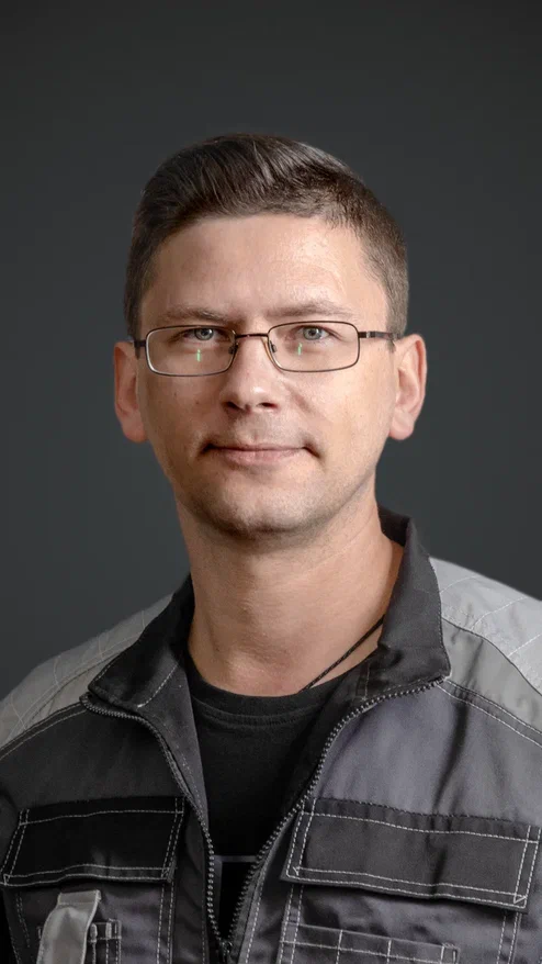 Хлебников Александр автомойщик